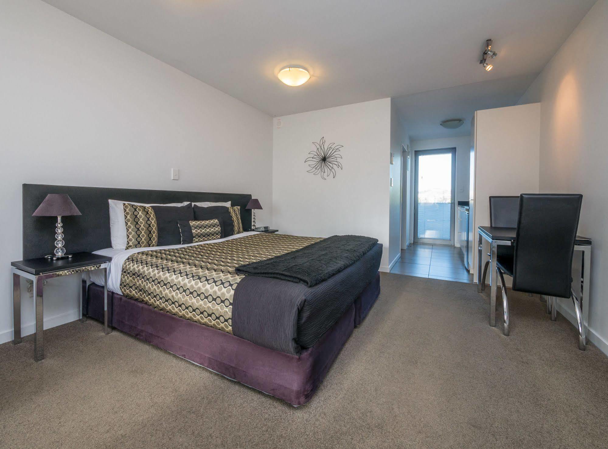 Bellano Motel Suites Christchurch Zewnętrze zdjęcie A typical studio apartment
