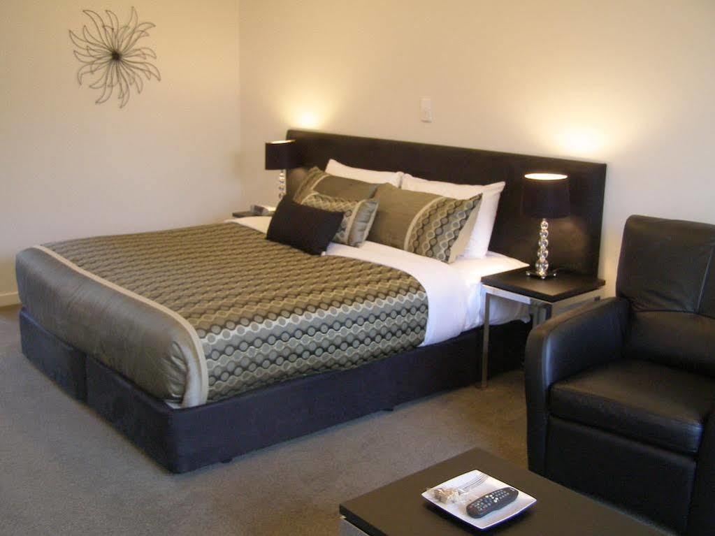 Bellano Motel Suites Christchurch Zewnętrze zdjęcie A typical motel room
