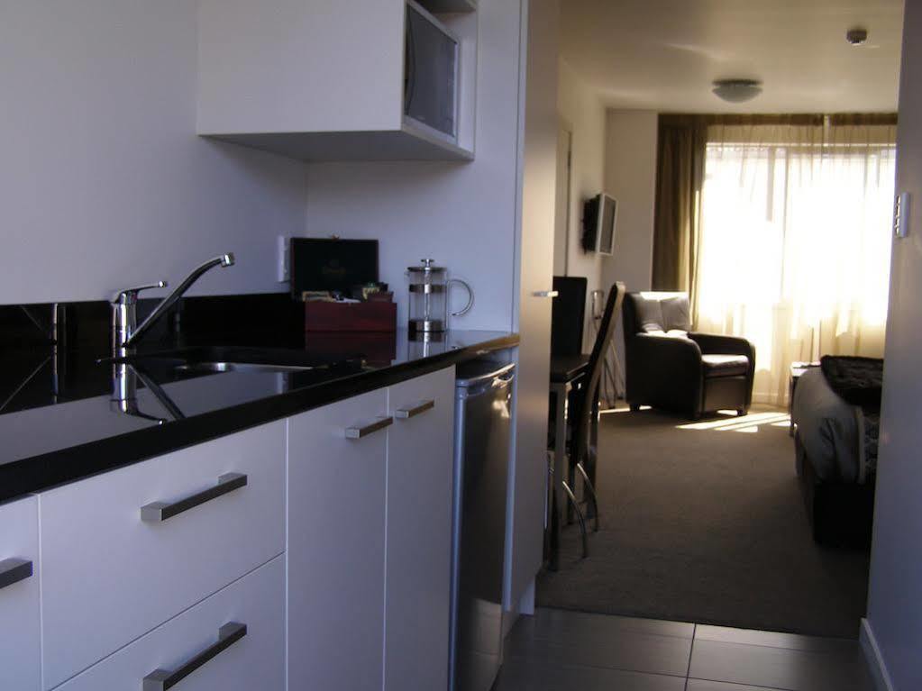 Bellano Motel Suites Christchurch Zewnętrze zdjęcie A studio apartment in New Zealand